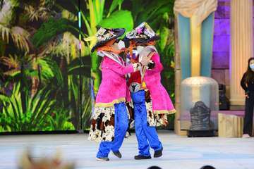 La XIII Gala de la Integración viste el escenario del Carnaval de La Tierra con el desfile de sus participantes/Lpcarnaval.